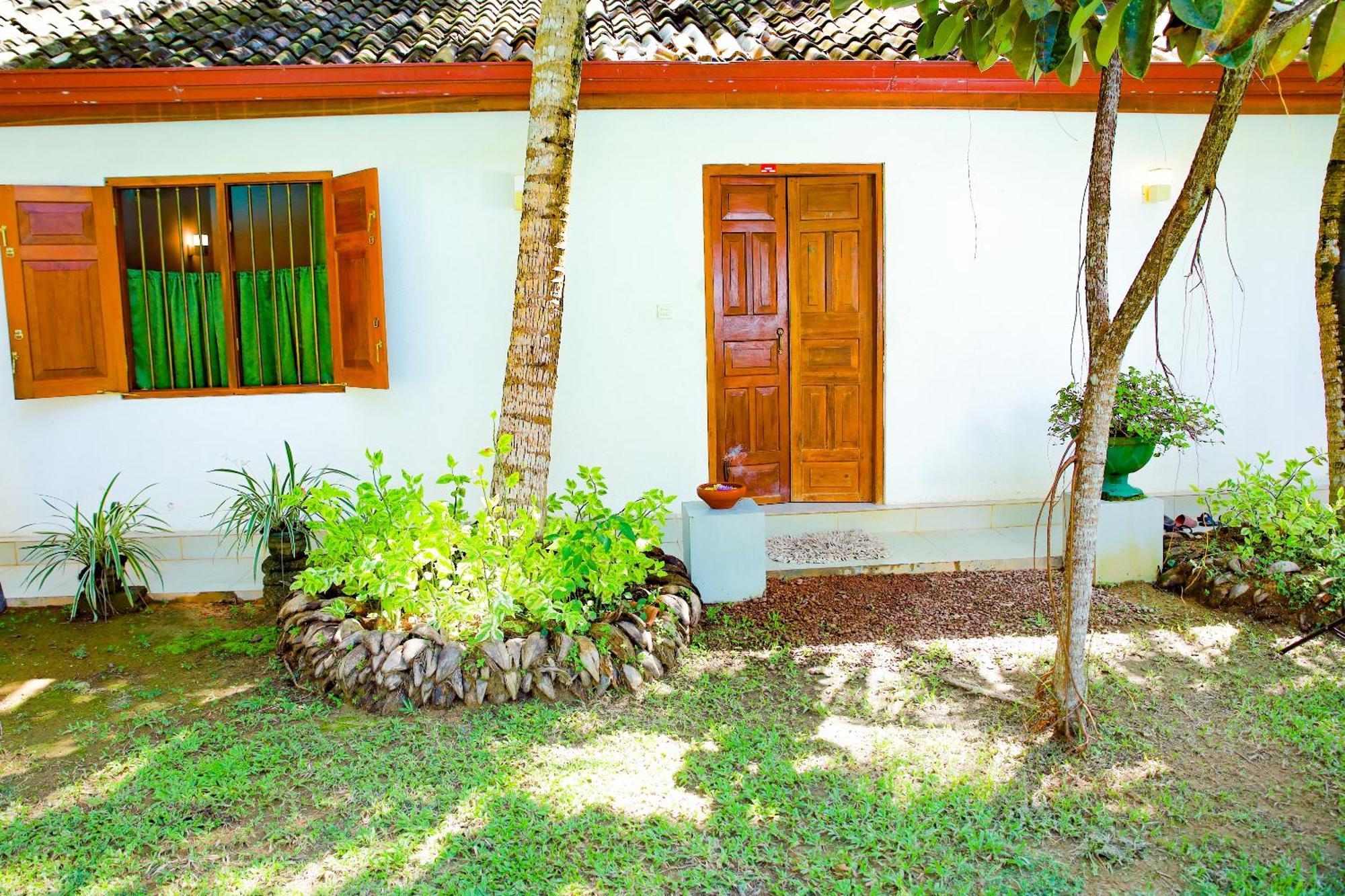 Rockery Villa Ayurveda Bentota Esterno foto