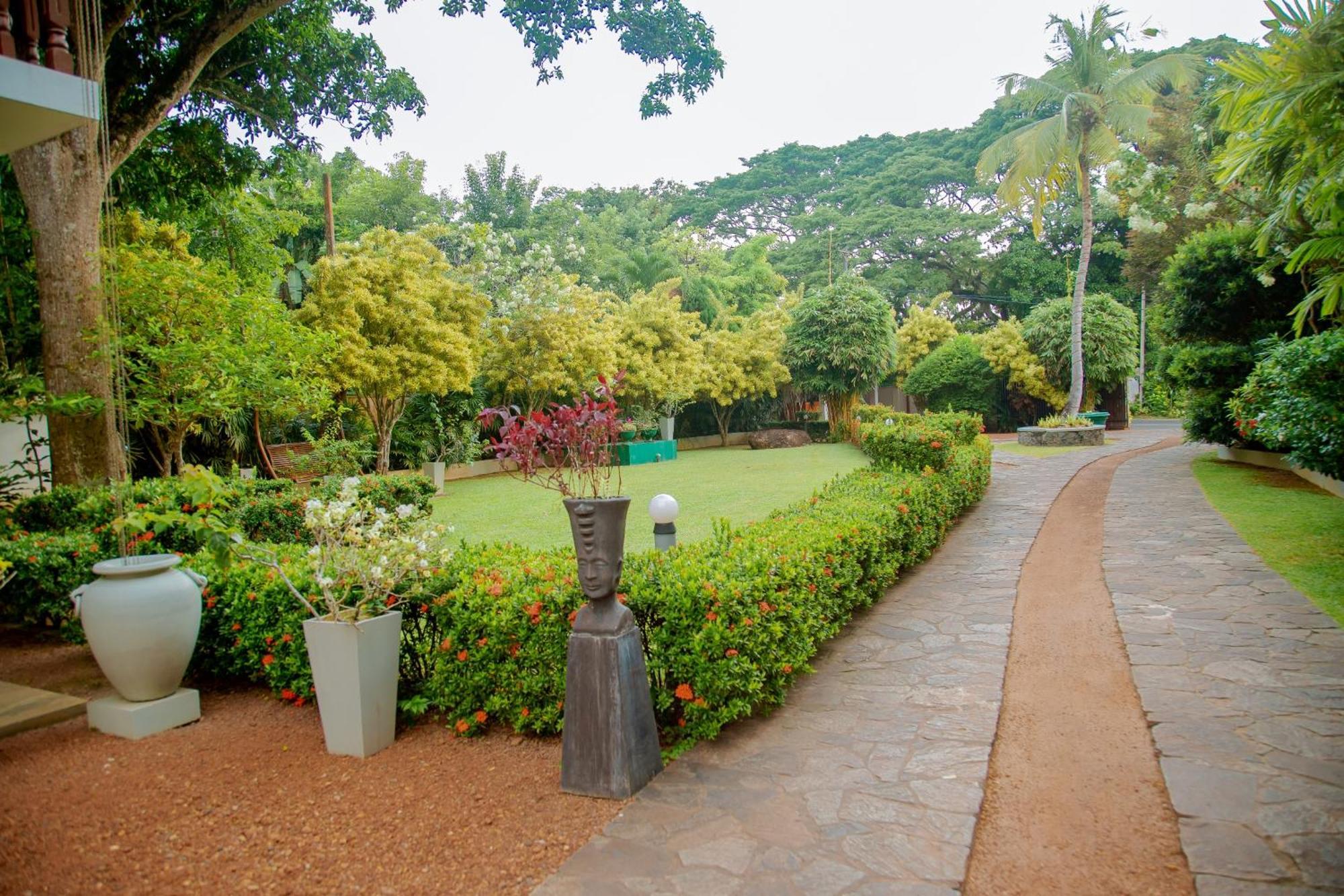 Rockery Villa Ayurveda Bentota Esterno foto