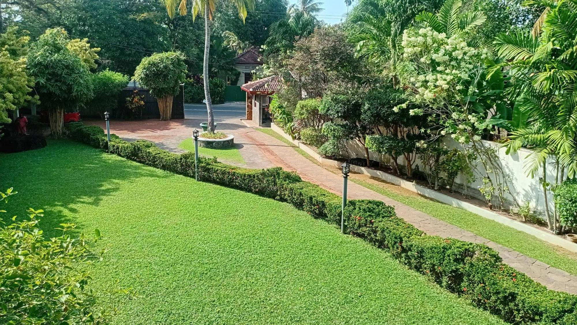 Rockery Villa Ayurveda Bentota Esterno foto