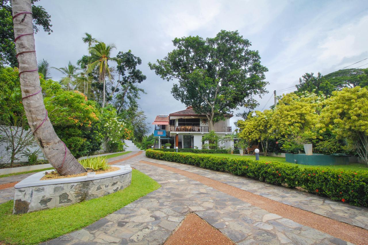 Rockery Villa Ayurveda Bentota Esterno foto