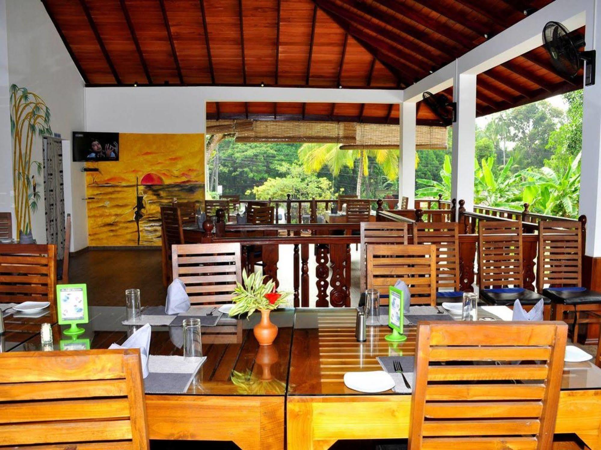 Rockery Villa Ayurveda Bentota Esterno foto